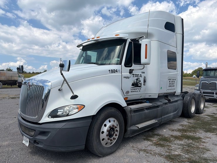 2014-international-prostar-image-1