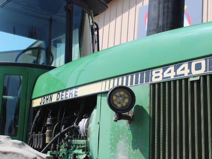 john-deere-8440-image-46