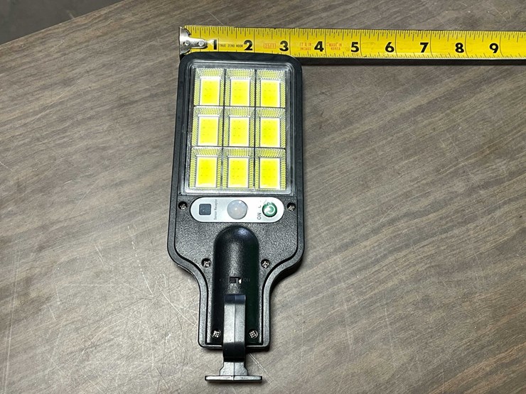 #8581-•-solar-powered-street-lamp-(cw)-image-4