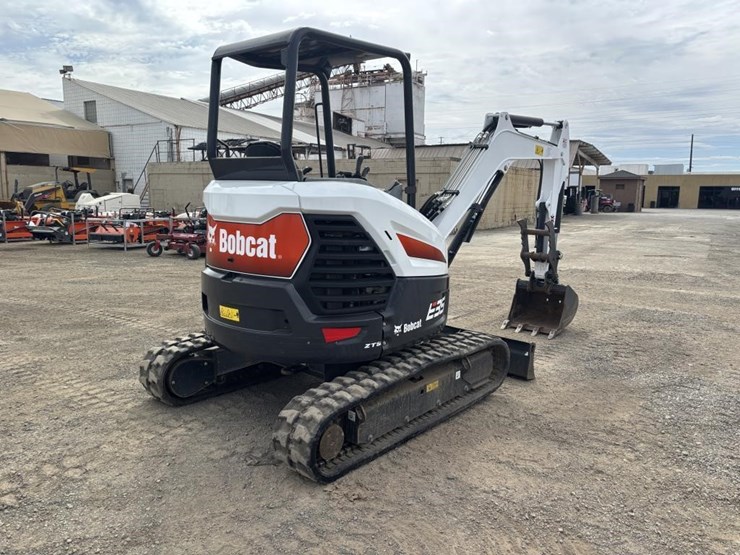 2020-bobcat-e35-image-3