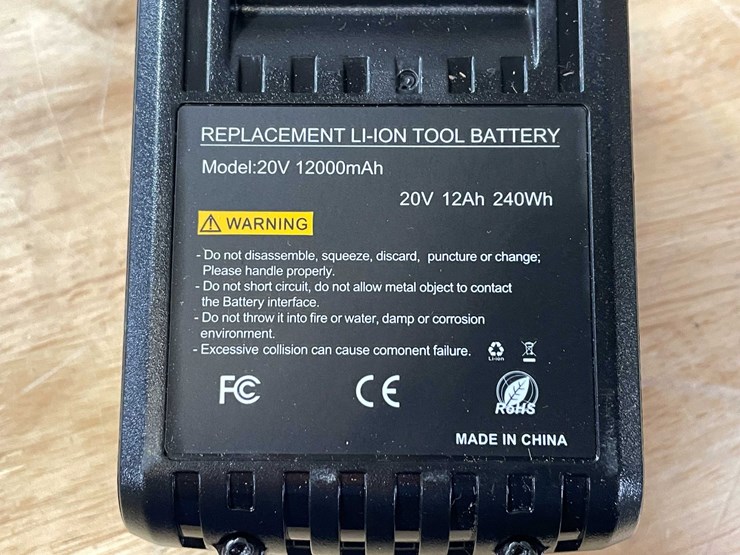 #8561-•-(2)-20v-batteries-(pr13)-image-4