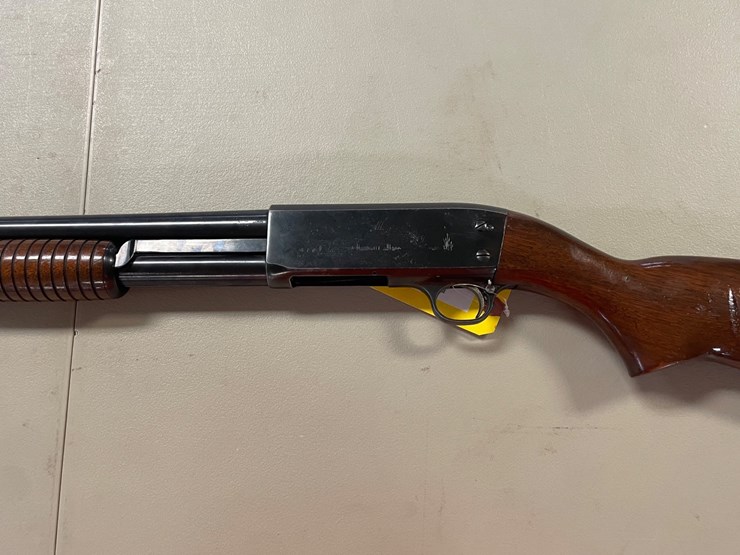 #3058-•-ithaca-model-37-featherweight,-12-ga.-shotgun,-sn:-727442-image-7