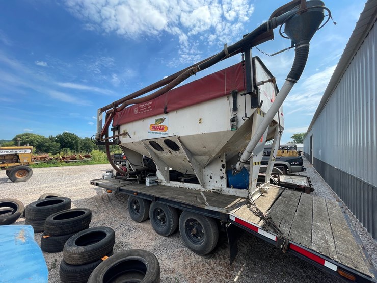 #2087-•-seed-tender-on-tri-axle-trailer-(no-title)-image-8