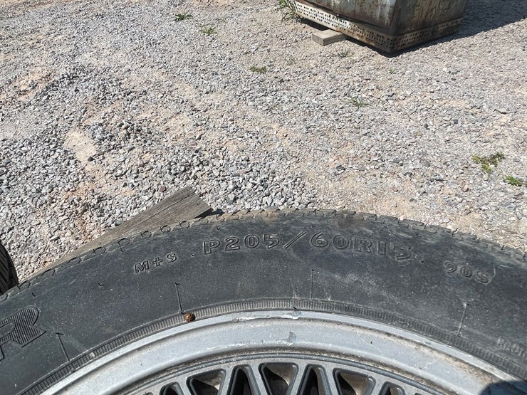 #2503-•-set-of-(4)-goodyear-tires-on-5-bolt-rims-image-7