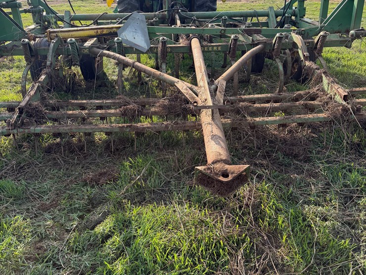 john-deere-field-cultivator-image-6