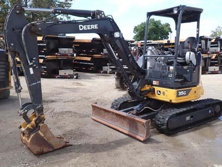 2023-deere-35g-image-1