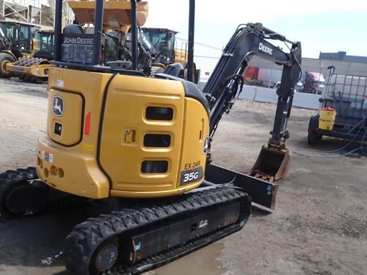 2023-deere-35g-image-3
