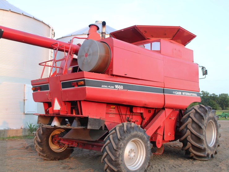 case-ih-1688-image-66
