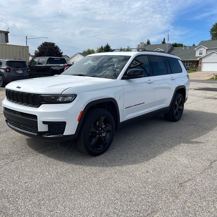 2025 JEEP GRAND CHEROKEE LAREDO