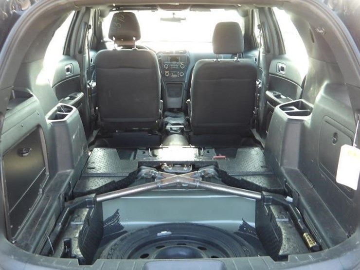 2019-ford-explorer-image-14