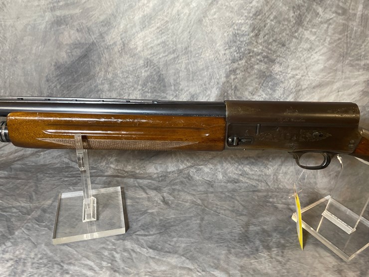 #3057-•-browning-auto-5-light-twelve,-12-ga.-shotgun,-sn:-298999-image-8