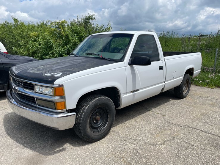 1996-chevrolet-silverado-1500-image-1