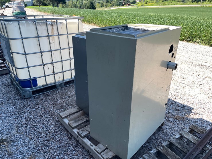 #2476-•-carrier-and-bryant-plus-90-furnaces-image-5