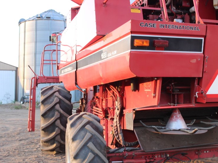 case-ih-1688-image-19
