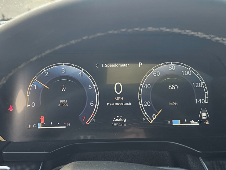 2025-jeep-grand-cherokee-laredo-image-34