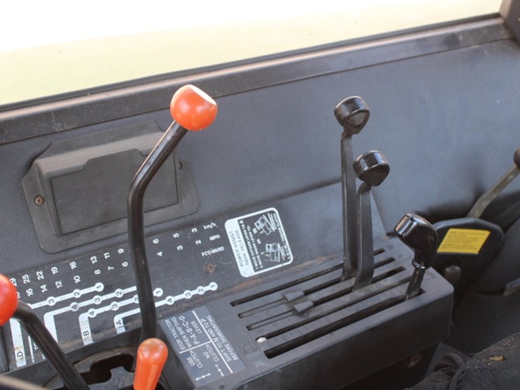 john-deere-4040-image-31