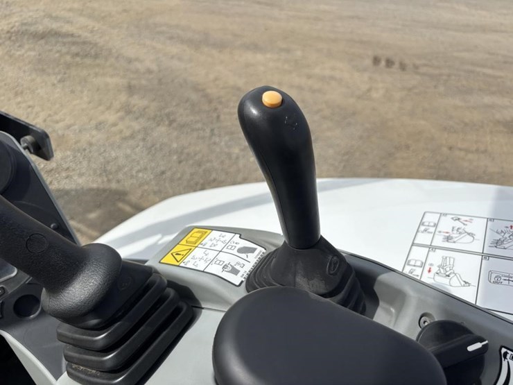 2020-bobcat-e35-image-37