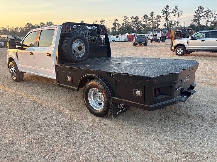 2022-ford-f350-image-4