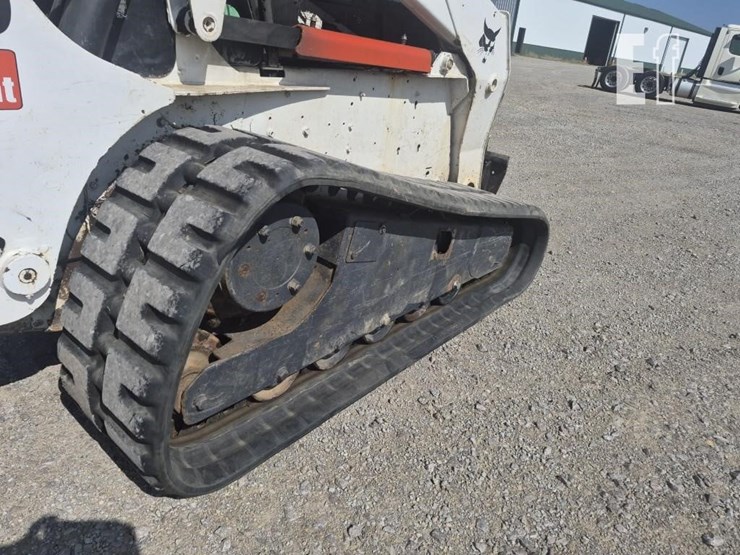 2007-bobcat-t320-image-9