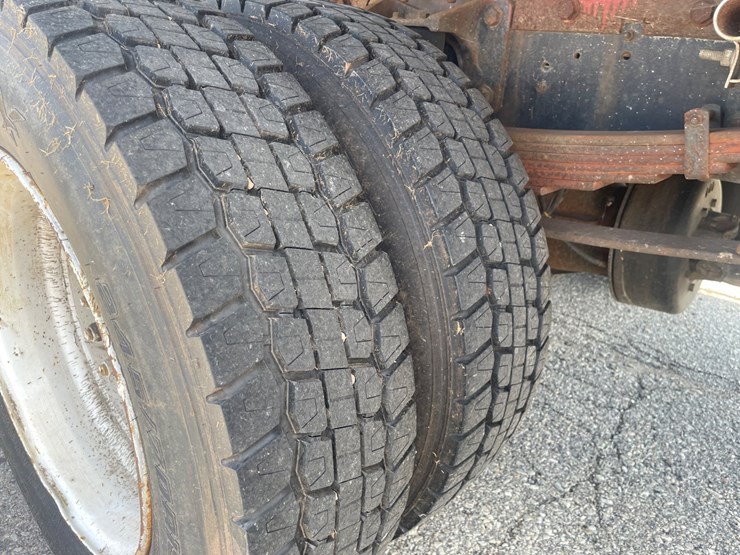 2003-international-durastar-4300-image-35