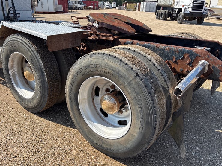 2006-kenworth-w900-image-5
