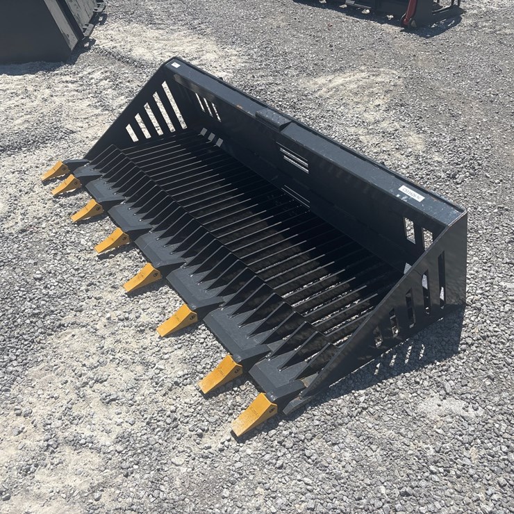 #31 • LANDHONOR 78" SKELTON BUCKET W/TEETH