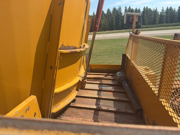 haybuster-bale-processor-image-18