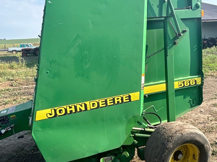 john-deere-566-image-4