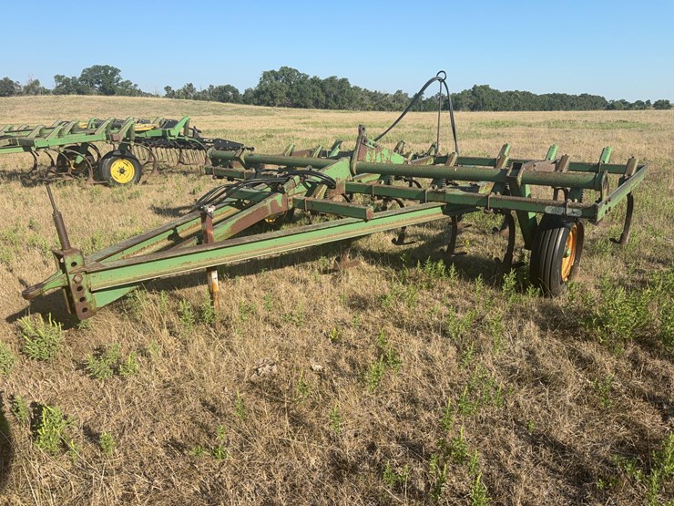 john-deere-1000-image-1