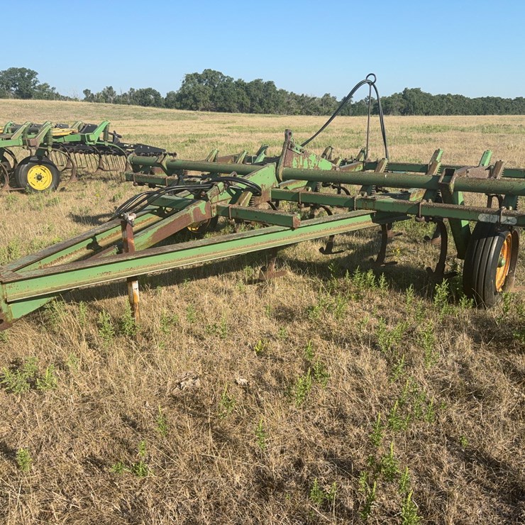 JOHN DEERE 1000