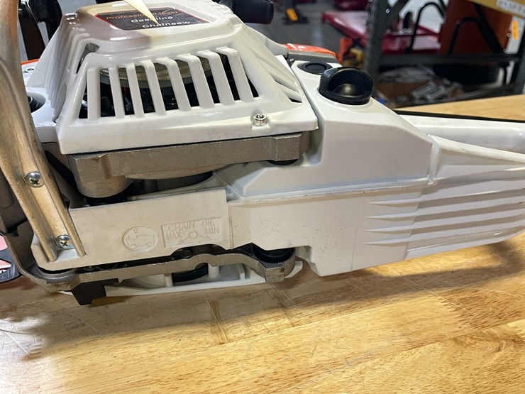 #8580-•-20"-chain-saw-(pr13)-image-8
