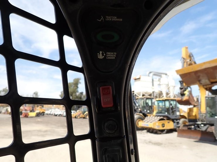 2019-bobcat-t450-image-24