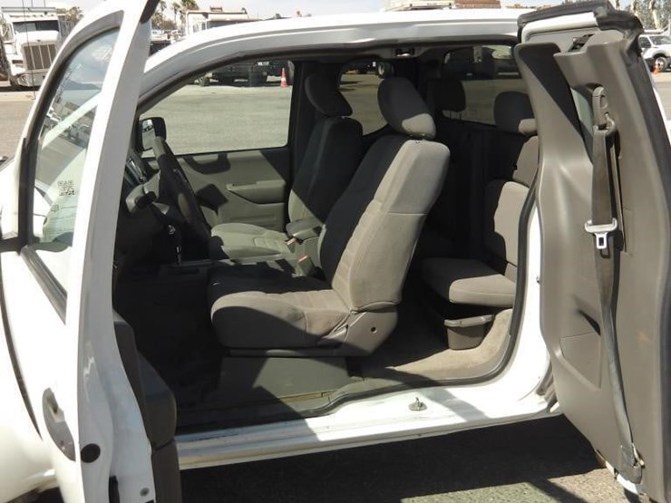 2017-nissan-frontier-image-10
