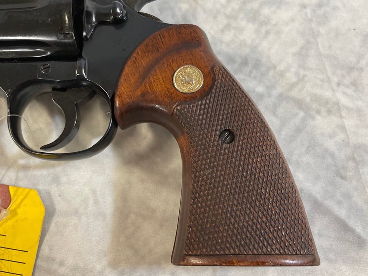 #2005-•-colt-python,-.357-mag.-cal.-revolver,-sn:-e11165-image-8