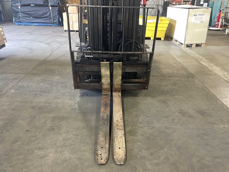 #1630-•-daewoo-forklift-(e)-image-17