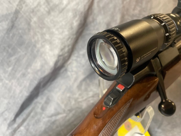 #3042-•-browning-a-bolt,-300-win.-mag.-cal.-rifle,-sn:-27707nz717-image-18