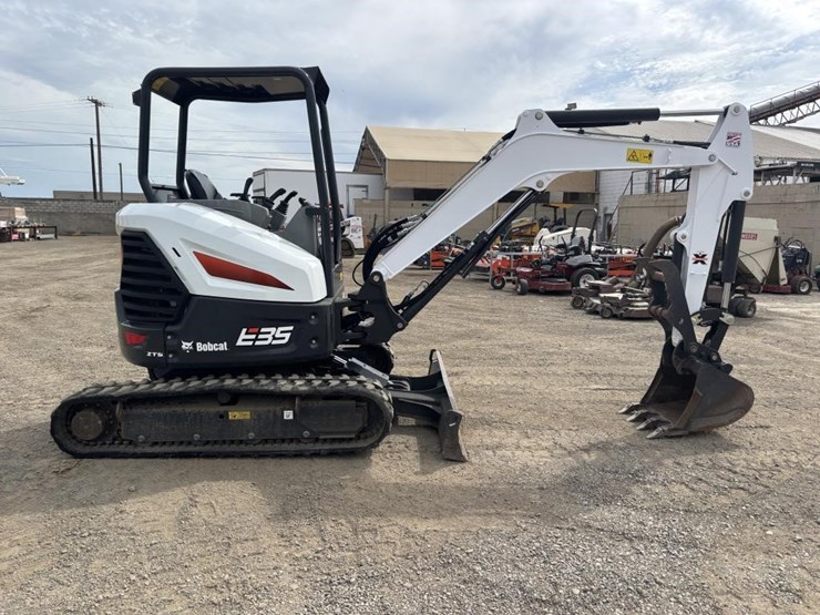 2020-bobcat-e35-image-7