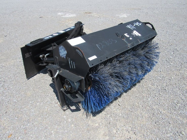 #32-•-blue-diamond-36"-hyd-angle-broom-image-1