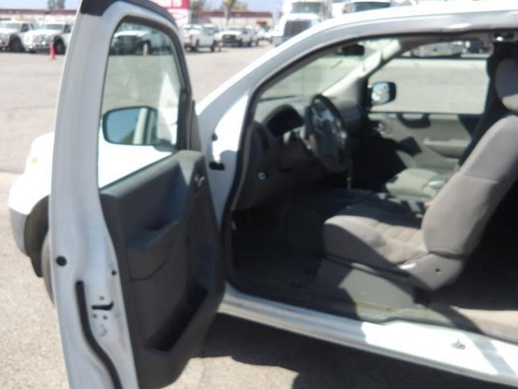 2017-nissan-frontier-image-11