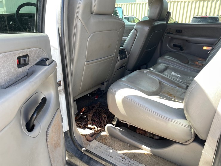 2003-chevrolet-silverado-3500-image-27