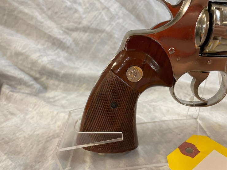#3085-•-colt-python,-357-mag.-cal.-revolver,-sn:-v16439-image-3