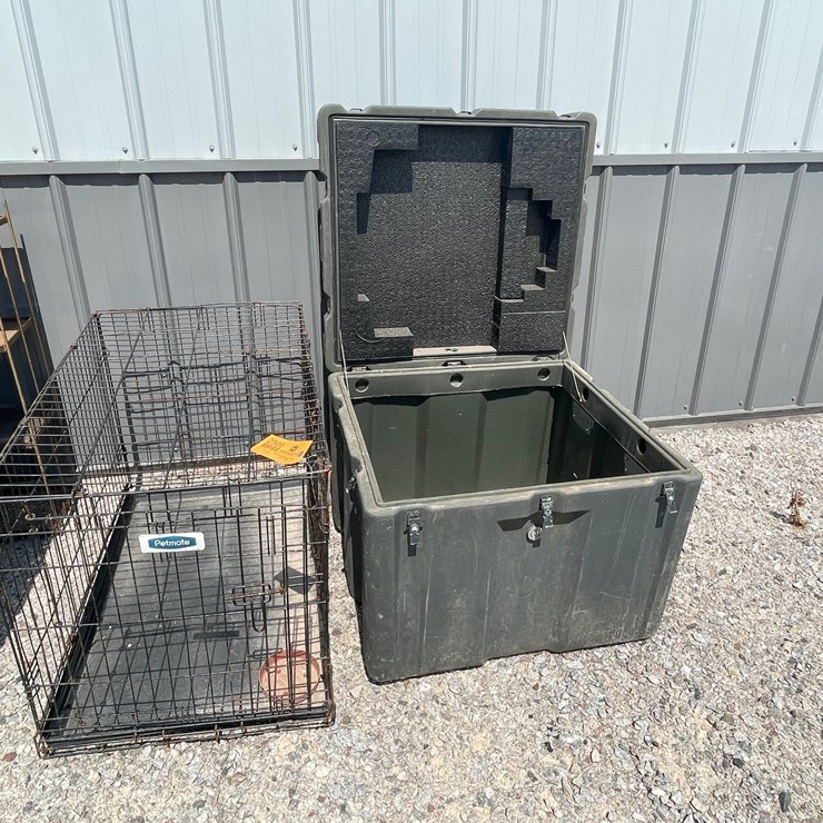#2509 • PetMate Dog Crate and Storage Box