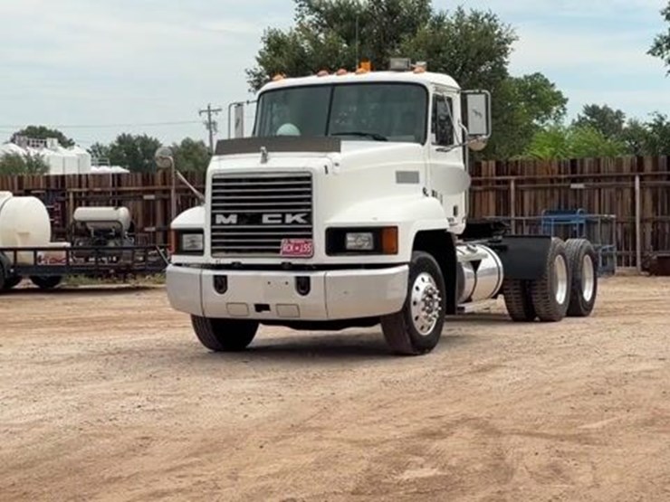1992-mack-ch613-image-1