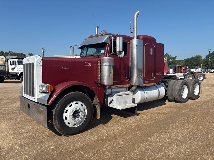 2005-peterbilt-379-image-1