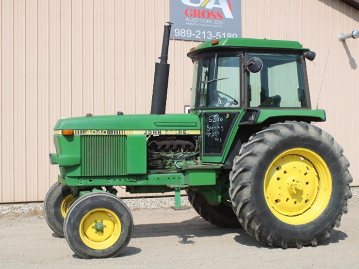 john-deere-4040-image-3