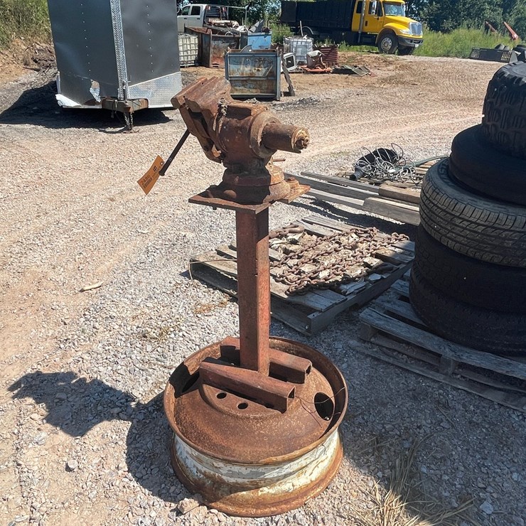 #2486 • Bench Vise on Stand
