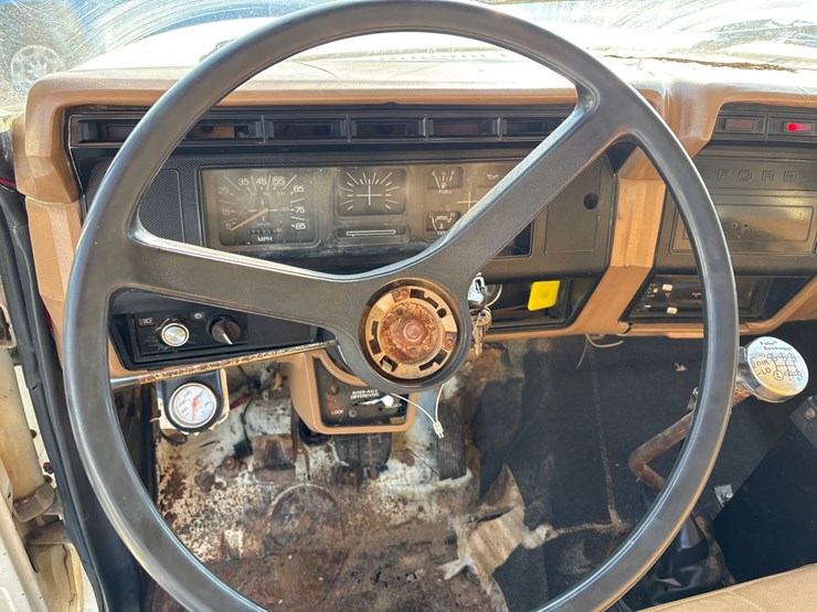 ford-f8000-image-11