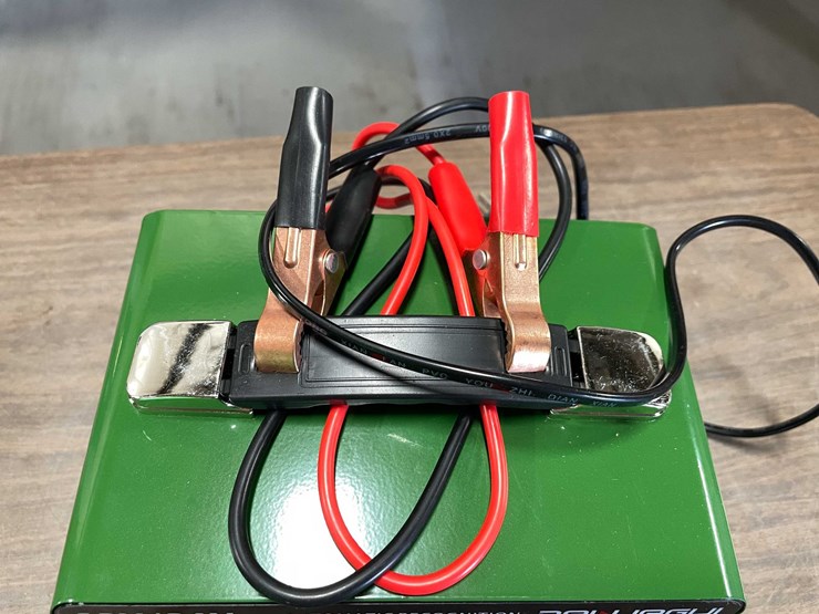 #8545-•-automatic-smart-battery-charger-(cw)-image-6