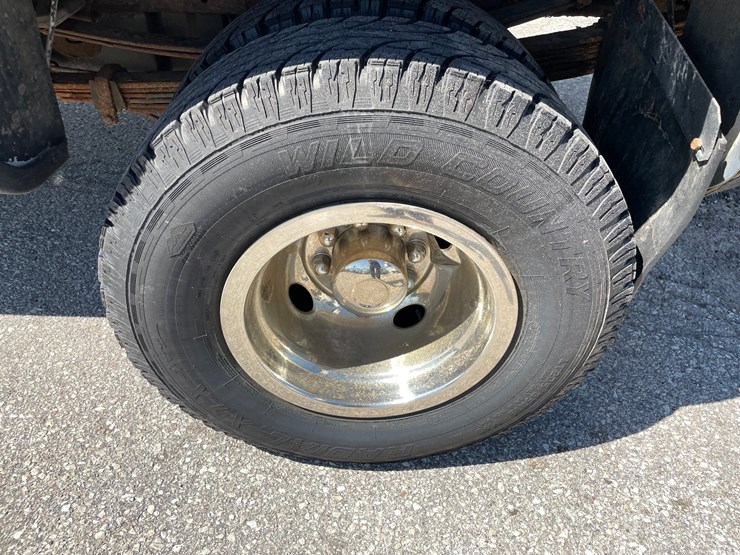 2003-chevrolet-silverado-3500-image-13