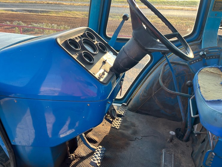 1981-ford-6700-image-16